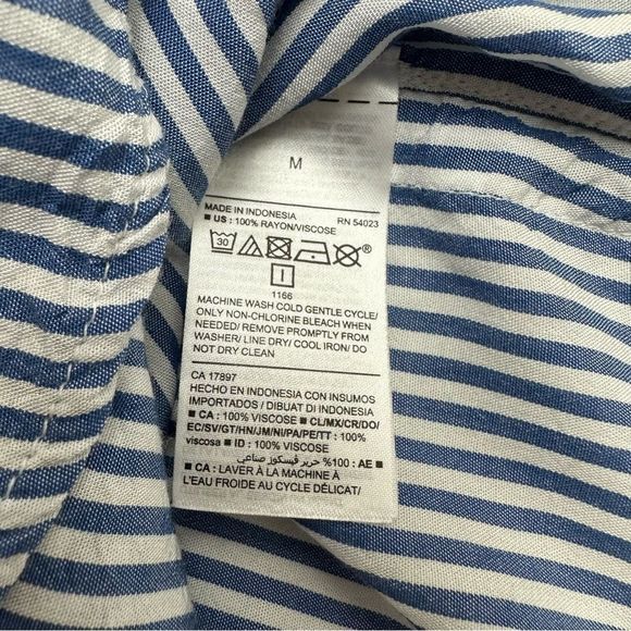 Old Navy blue pinstripe pullover v-neck sleeveless top size M - Picture 6 of 8